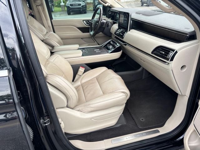 Pre-Owned 2019 Lincoln Navigator Select Sport Utility 4D - photo - 17