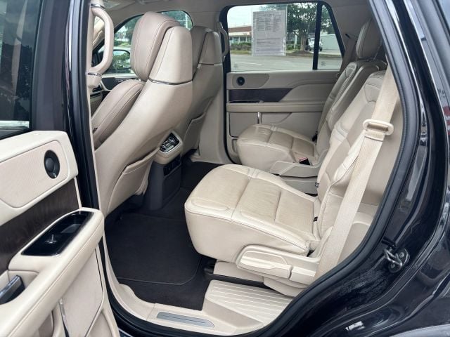 Pre-Owned 2019 Lincoln Navigator Select Sport Utility 4D - photo - 16