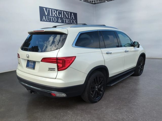 Pre-Owned 2017 Honda Pilot Touring Sport Utility 4D - photo - 10