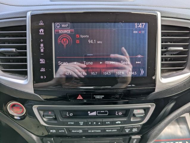 Pre-Owned 2017 Honda Pilot Touring Sport Utility 4D - photo - 12