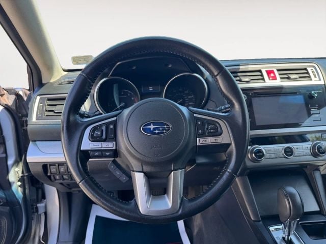 Pre-Owned 2017 Subaru Outback 2.5i Premium Wagon 4D - photo - 12