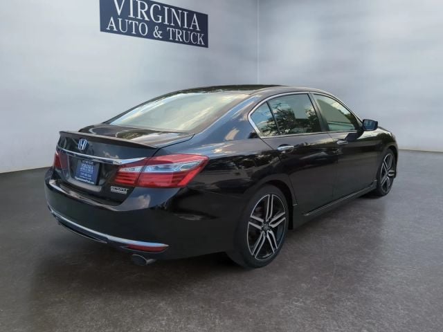 Pre-Owned 2017 Honda Accord Sport SE Sedan 4D - photo - 9