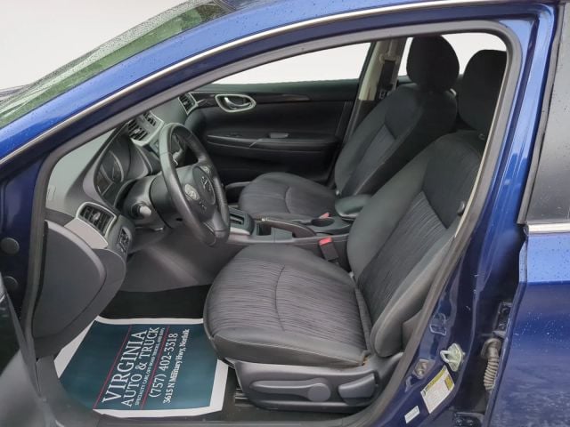 Pre-Owned 2019 Nissan Sentra SV Sedan 4D - photo - 12