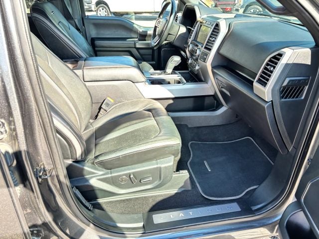 Pre-Owned 2019 Ford F150 SuperCrew Cab Platinum Pickup 4D 5 1/2 ft - photo - 17