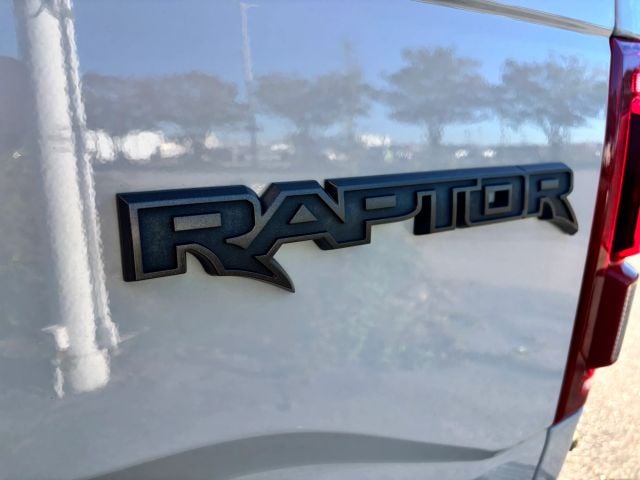 Pre-Owned 2017 Ford F150 SuperCrew Cab Raptor Pickup 4D 5 1/2 ft - photo - 14