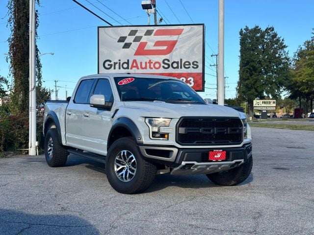 Pre-Owned 2017 Ford F150 SuperCrew Cab Raptor Pickup 4D 5 1/2 ft - photo - 0
