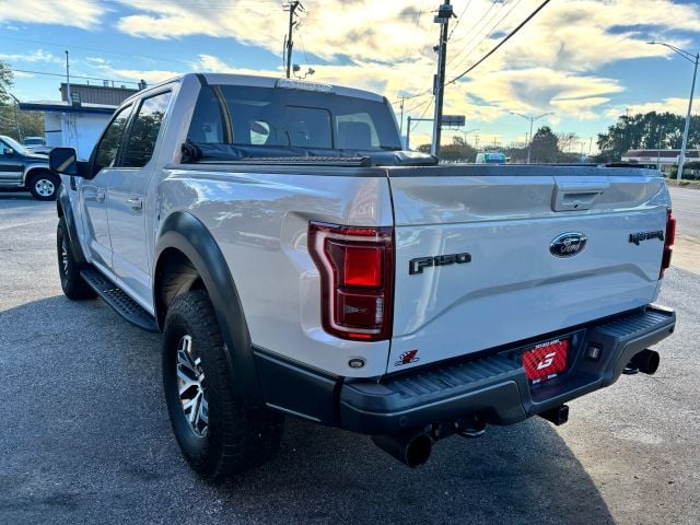 Pre-Owned 2017 Ford F150 SuperCrew Cab Raptor Pickup 4D 5 1/2 ft - photo - 5