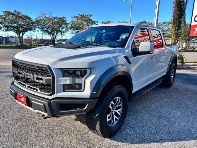 Pre-Owned 2017 Ford F150 SuperCrew Cab Raptor Pickup 4D 5 1/2 ft - photo - 7