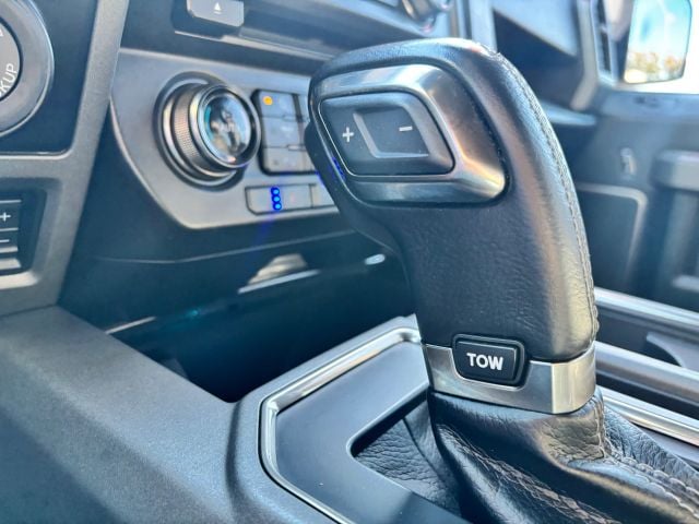 Pre-Owned 2017 Ford F150 SuperCrew Cab Raptor Pickup 4D 5 1/2 ft - photo - 32