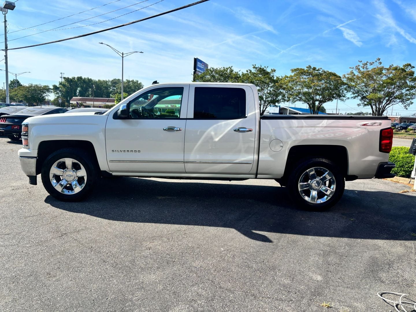 Pre-Owned 2014 CHEVROLET SILVERADO 1500 CREW CAB Z71 LTZ PICKUP 4D 5 3/4 FT - photo - 6
