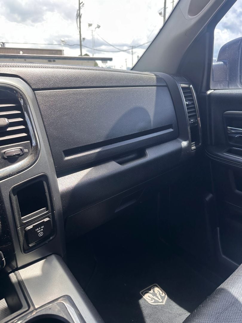 Pre-Owned 2014 RAM 1500 CREW CAB SPORT PICKUP 4D 5 1/2 FT - photo - 23