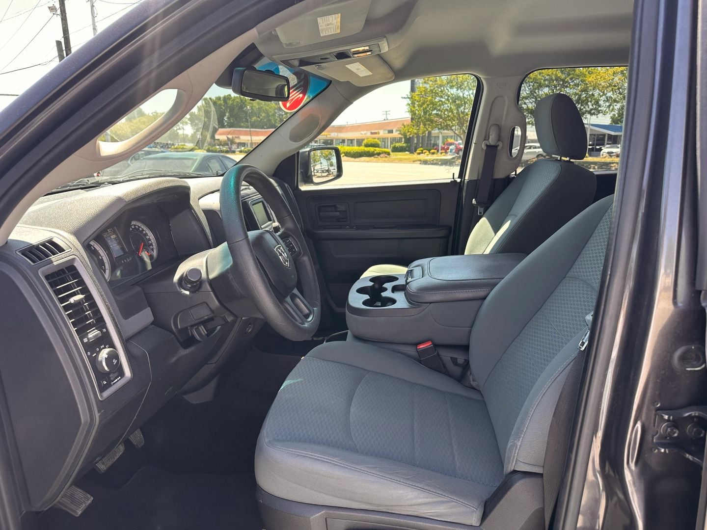 Pre-Owned 2015 RAM 1500 CREW CAB EXPRESS PICKUP 4D 5 1/2 FT - photo - 15