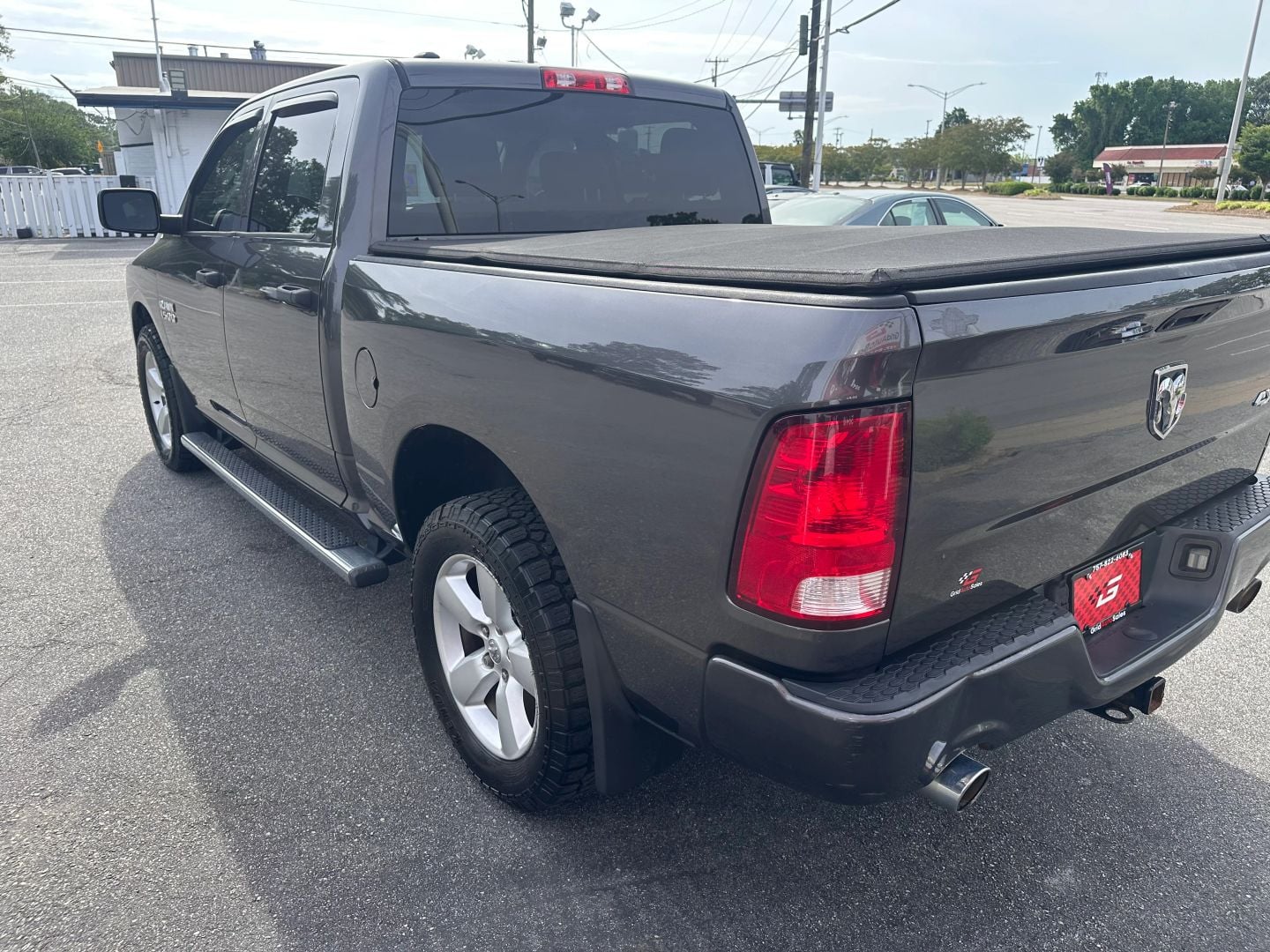 Pre-Owned 2016 RAM 1500 CREW CAB EXPRESS PICKUP 4D 5 1/2 FT - photo - 5