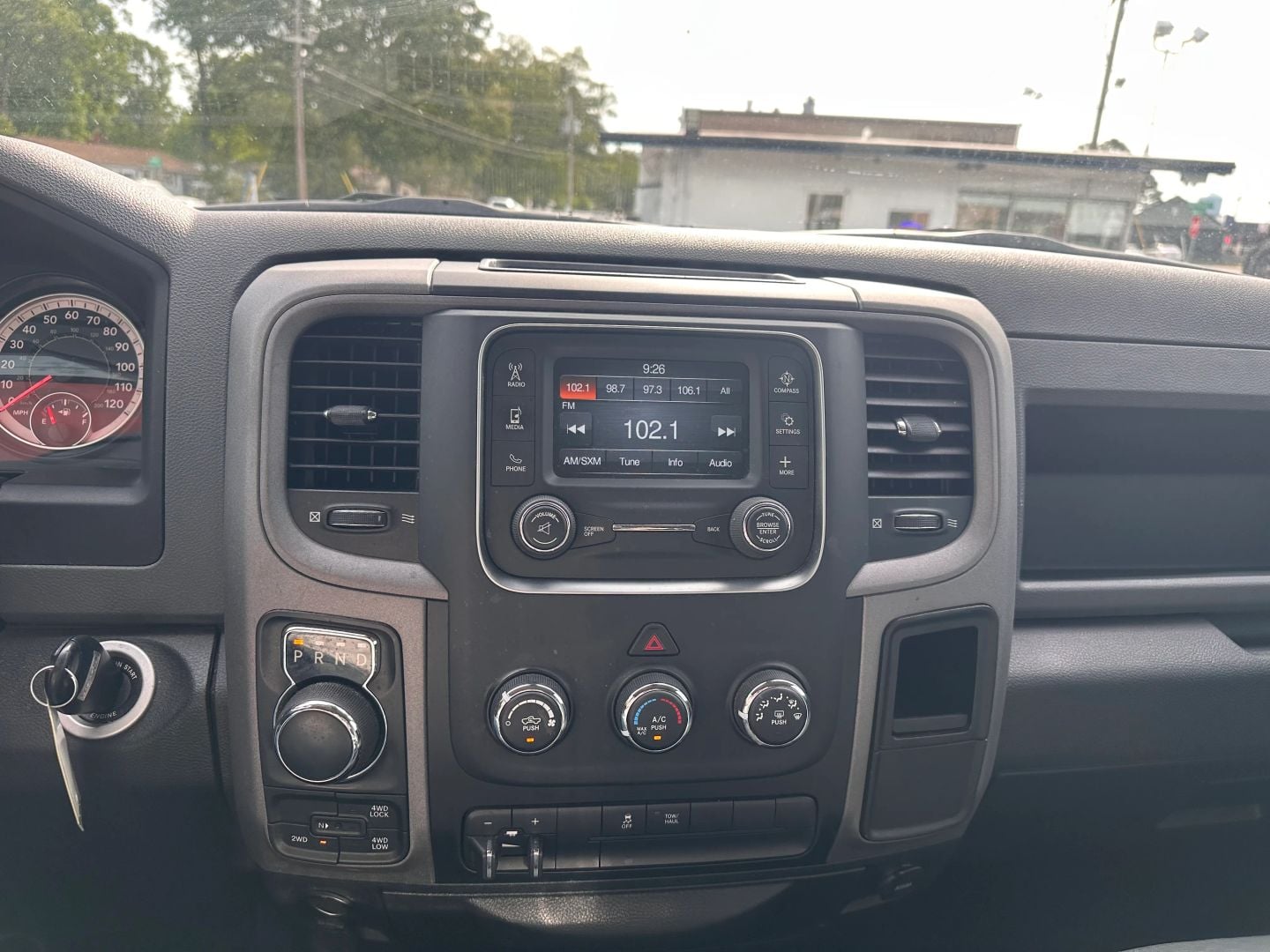Pre-Owned 2016 RAM 1500 CREW CAB EXPRESS PICKUP 4D 5 1/2 FT - photo - 24