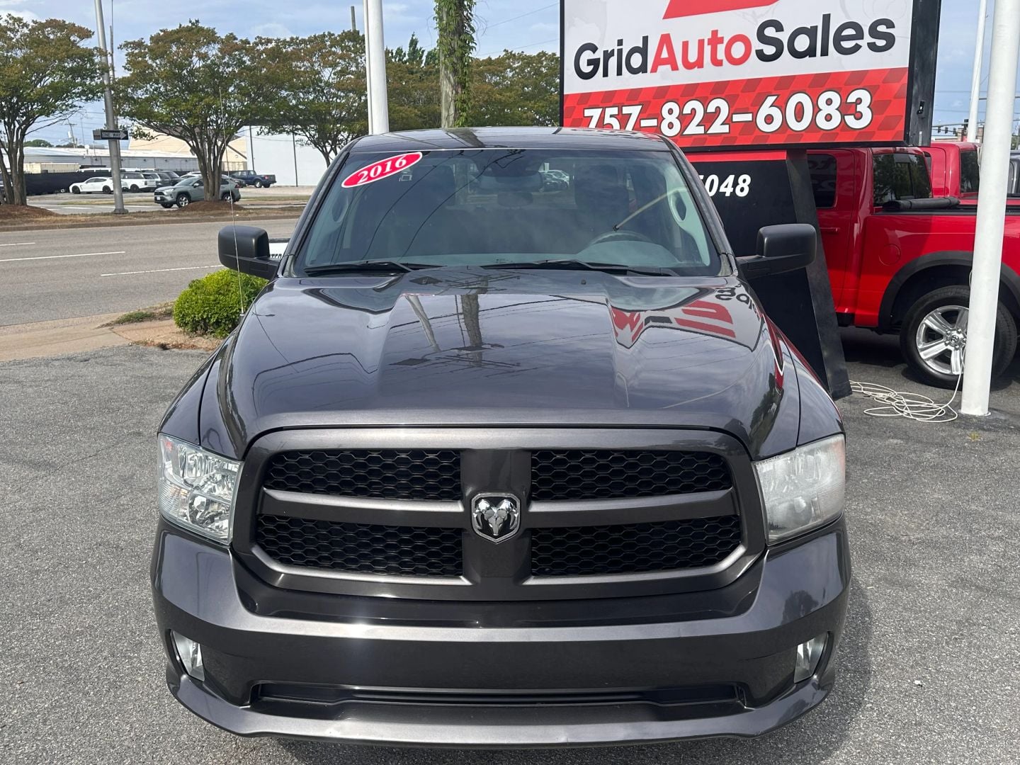 Pre-Owned 2016 RAM 1500 CREW CAB EXPRESS PICKUP 4D 5 1/2 FT - photo - 8