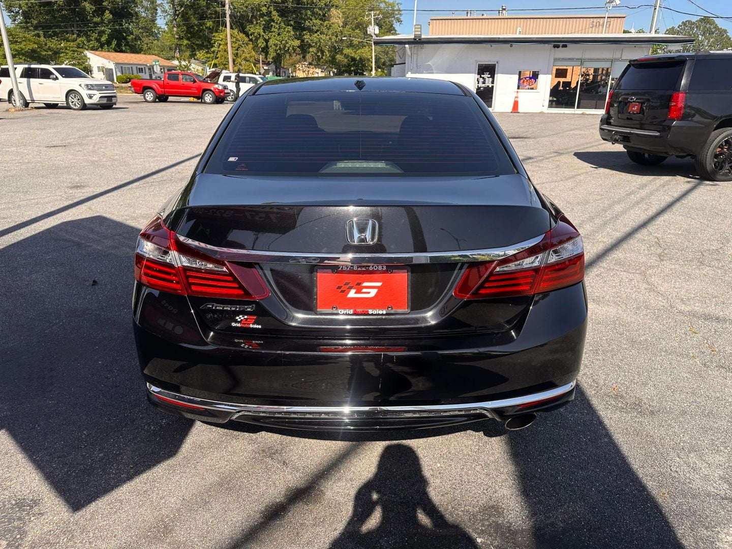 Pre-Owned 2017 HONDA ACCORD EX W/HONDA SENSING SEDAN 4D - photo - 3