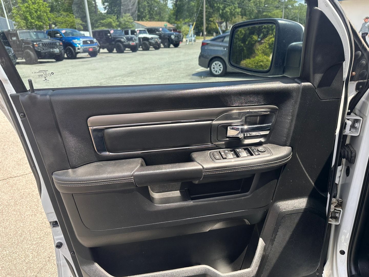 Pre-Owned 2014 RAM 1500 CREW CAB SPORT PICKUP 4D 5 1/2 FT - photo - 12