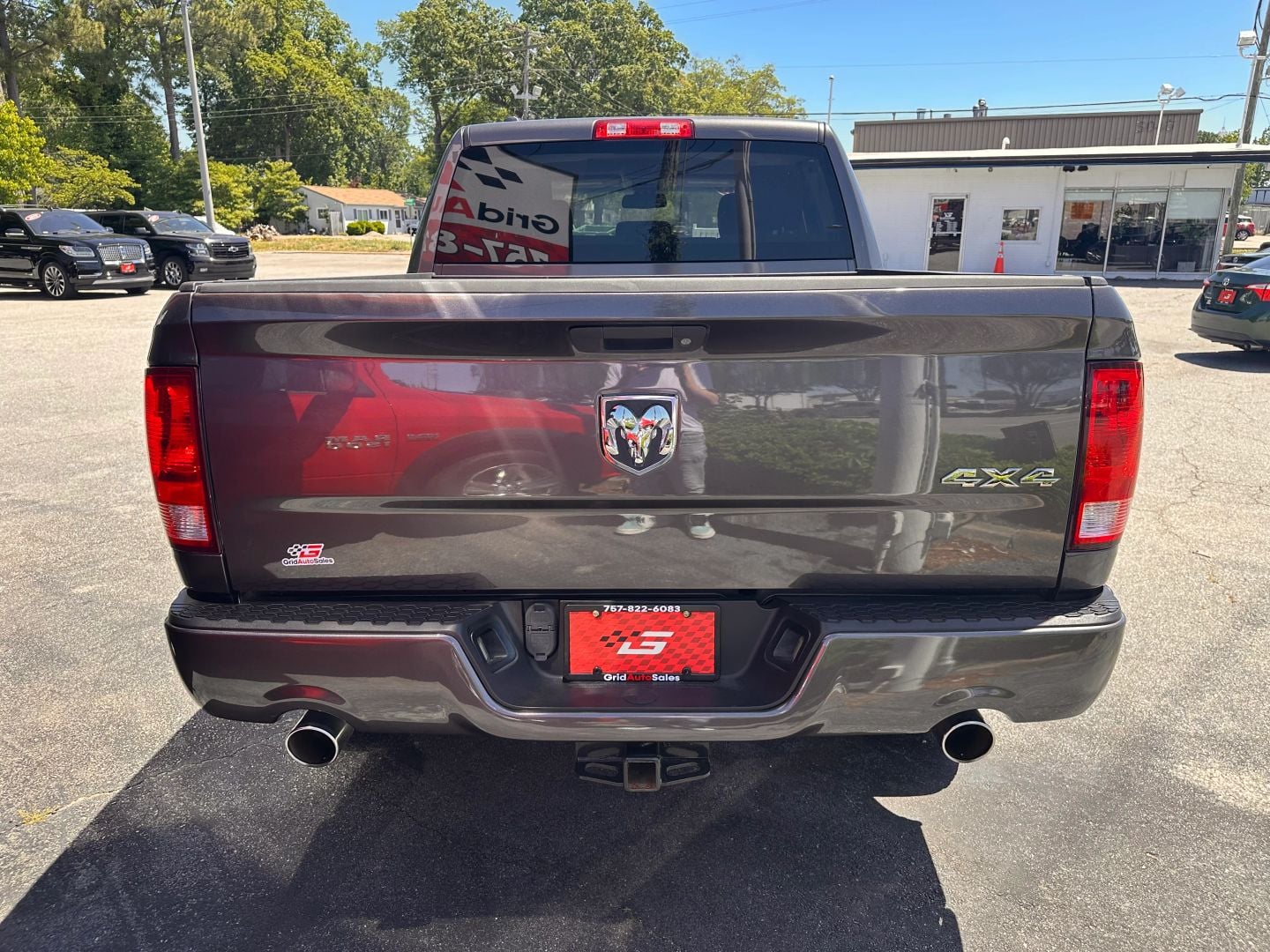 Pre-Owned 2015 RAM 1500 CREW CAB EXPRESS PICKUP 4D 5 1/2 FT - photo - 3