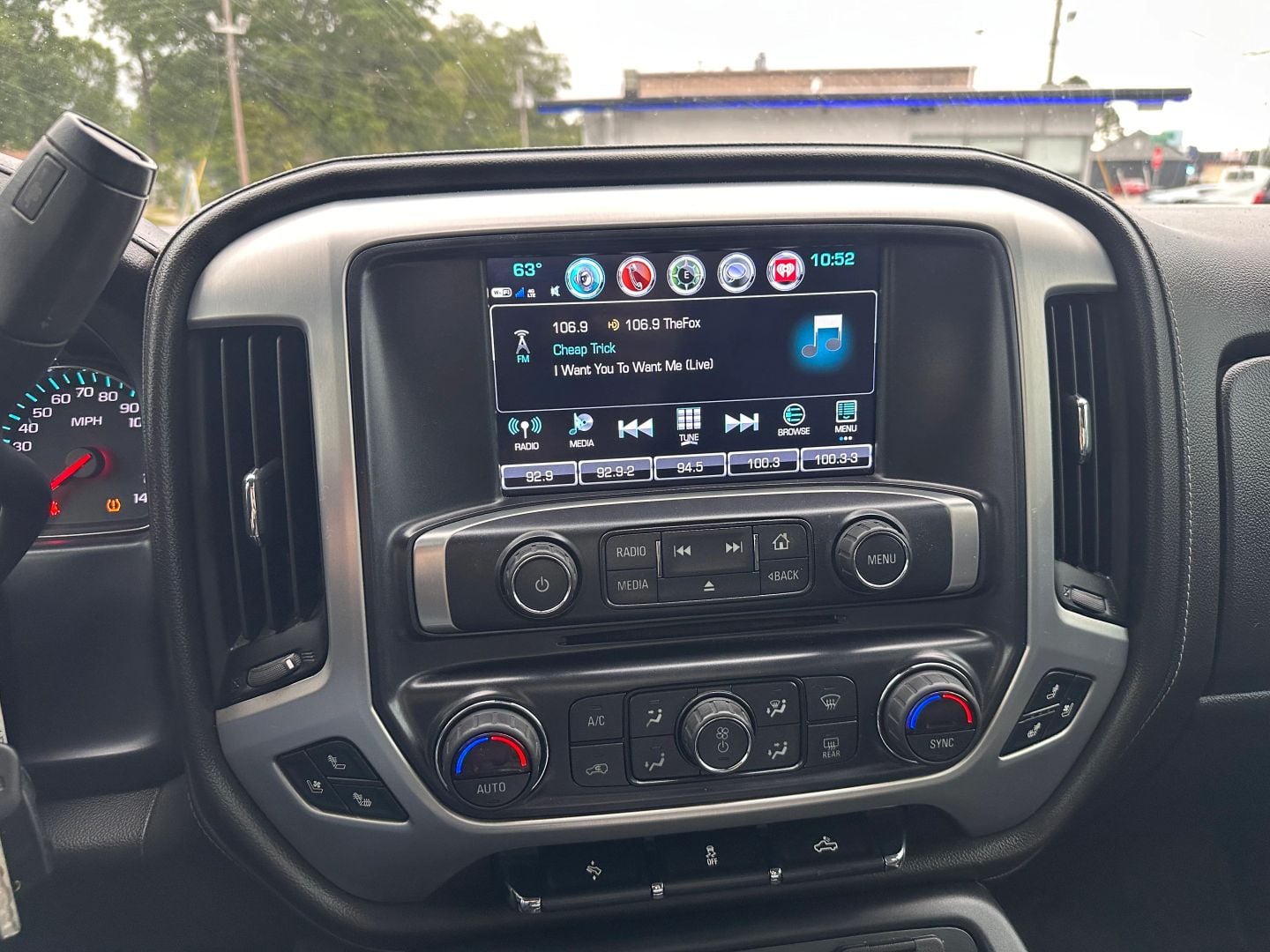 Pre-Owned 2018 GMC SIERRA 1500 CREW CAB SLT PICKUP 4D 5 3/4 FT - photo - 17