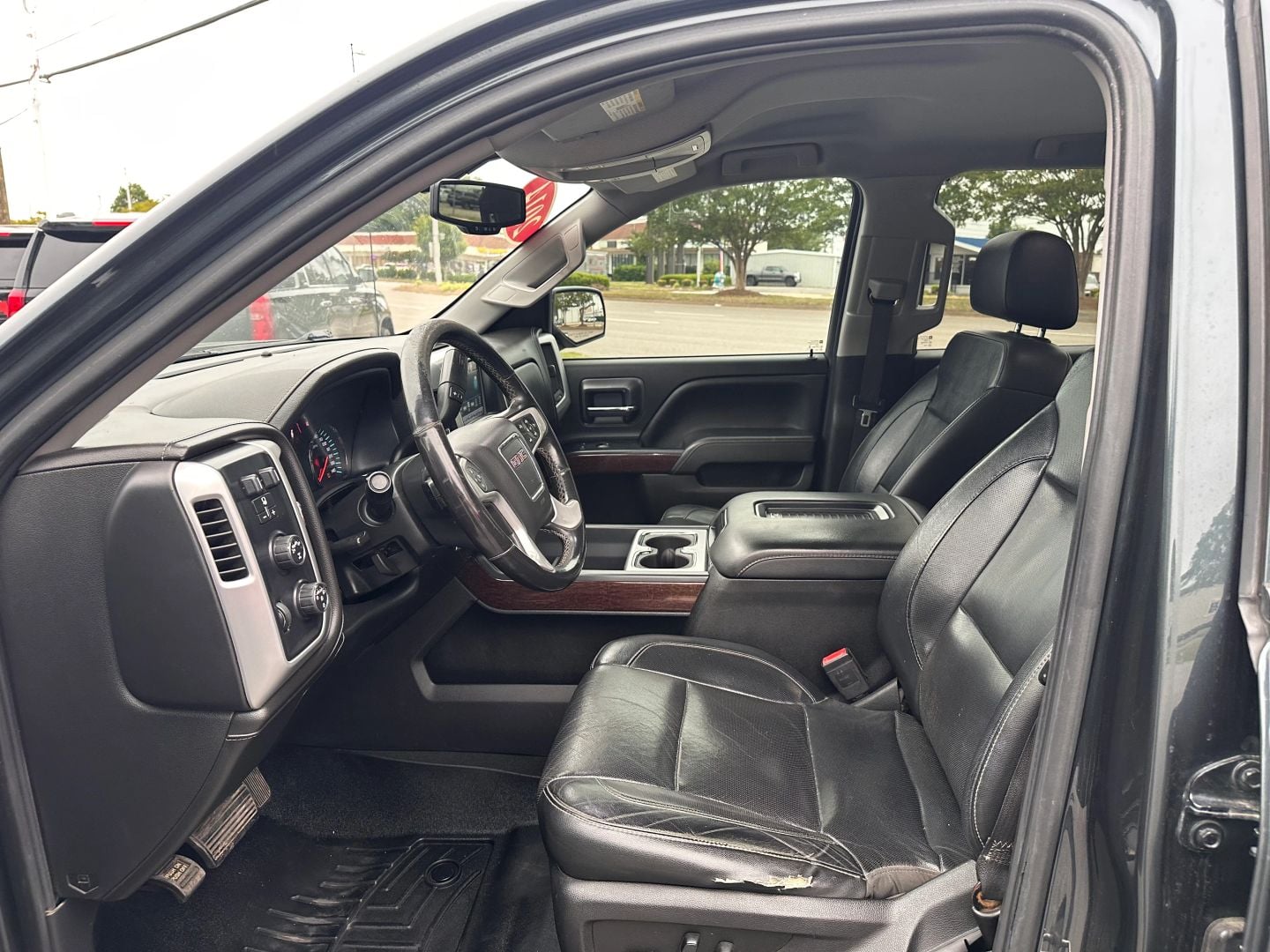 Pre-Owned 2018 GMC SIERRA 1500 CREW CAB SLT PICKUP 4D 5 3/4 FT - photo - 11