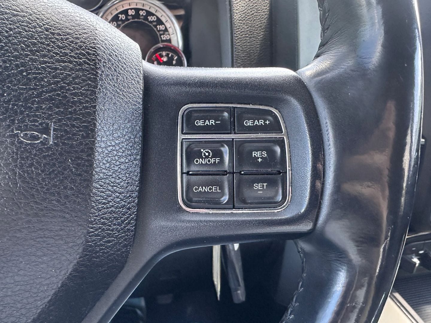 Pre-Owned 2014 RAM 1500 CREW CAB SPORT PICKUP 4D 5 1/2 FT - photo - 27
