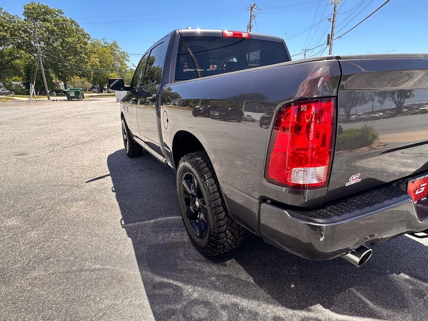 Pre-Owned 2015 RAM 1500 CREW CAB EXPRESS PICKUP 4D 5 1/2 FT - photo - 5