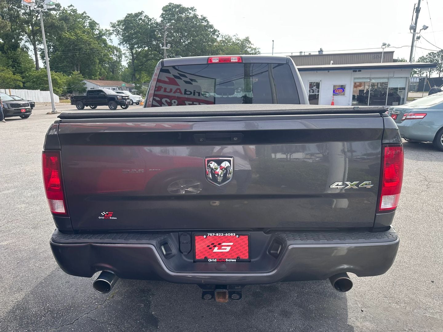 Pre-Owned 2016 RAM 1500 CREW CAB EXPRESS PICKUP 4D 5 1/2 FT - photo - 3