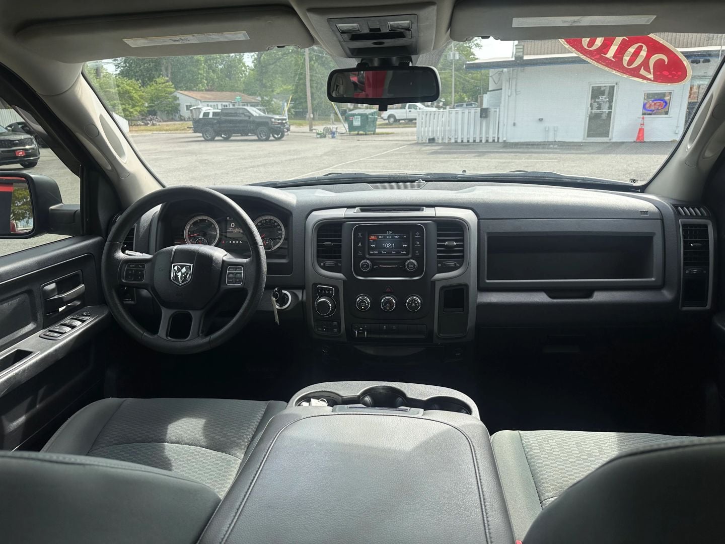Pre-Owned 2016 RAM 1500 CREW CAB EXPRESS PICKUP 4D 5 1/2 FT - photo - 23