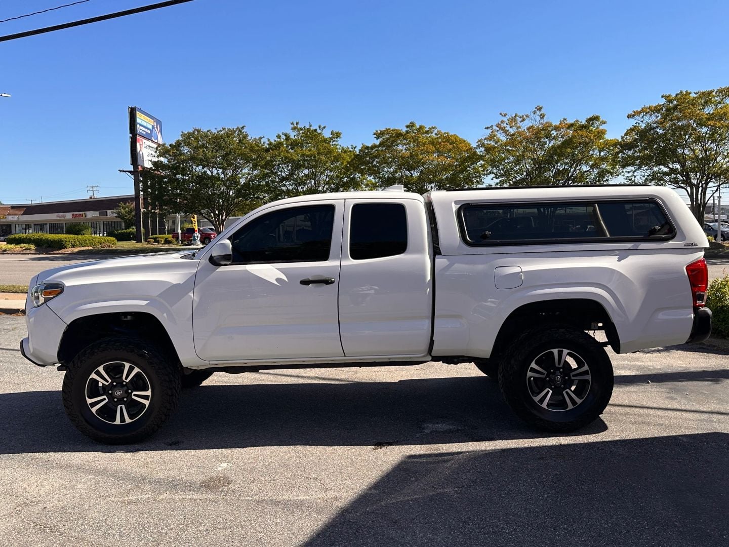 Pre-Owned 2020 TOYOTA TACOMA ACCESS CAB SR PICKUP 4D 6 FT - photo - 6