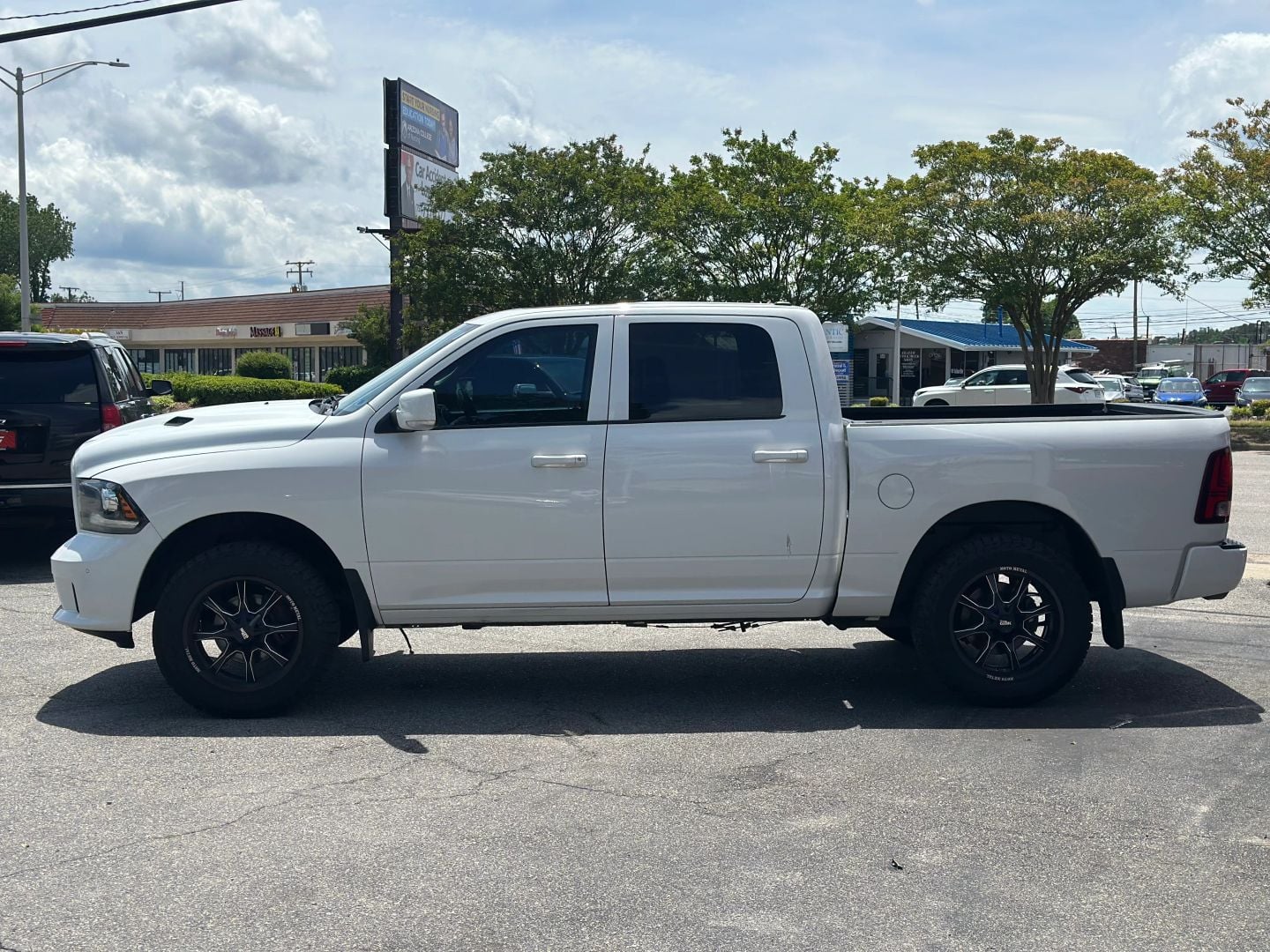 Pre-Owned 2014 RAM 1500 CREW CAB SPORT PICKUP 4D 5 1/2 FT - photo - 6