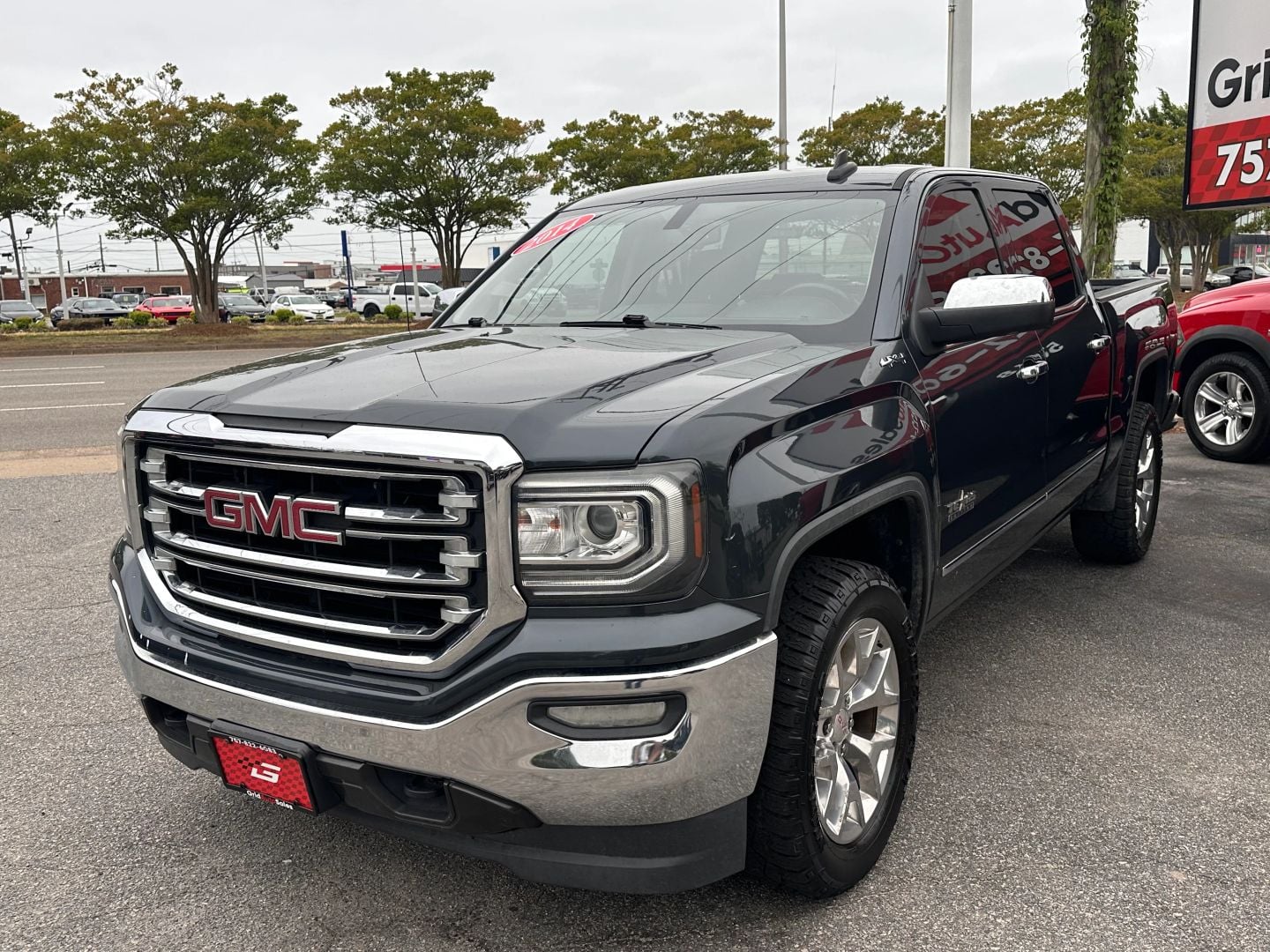 Pre-Owned 2018 GMC SIERRA 1500 CREW CAB SLT PICKUP 4D 5 3/4 FT - photo - 6