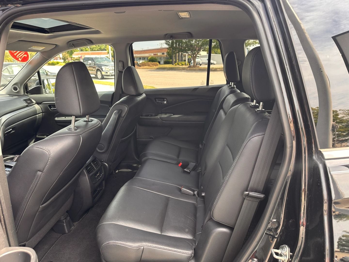 Pre-Owned 2018 HONDA PILOT EX-L SPORT UTILITY 4D - photo - 12