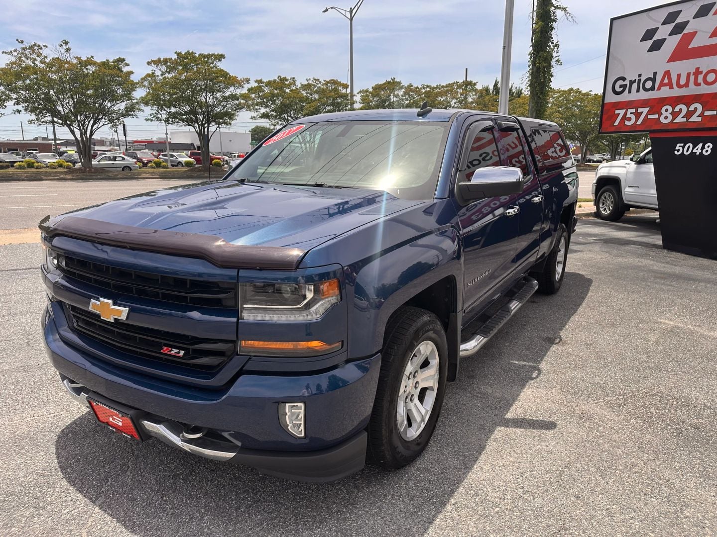 Pre-Owned 2017 CHEVROLET SILVERADO 1500 DOUBLE CAB Z71 LT PICKUP 4D 6 1/2 FT - photo - 7