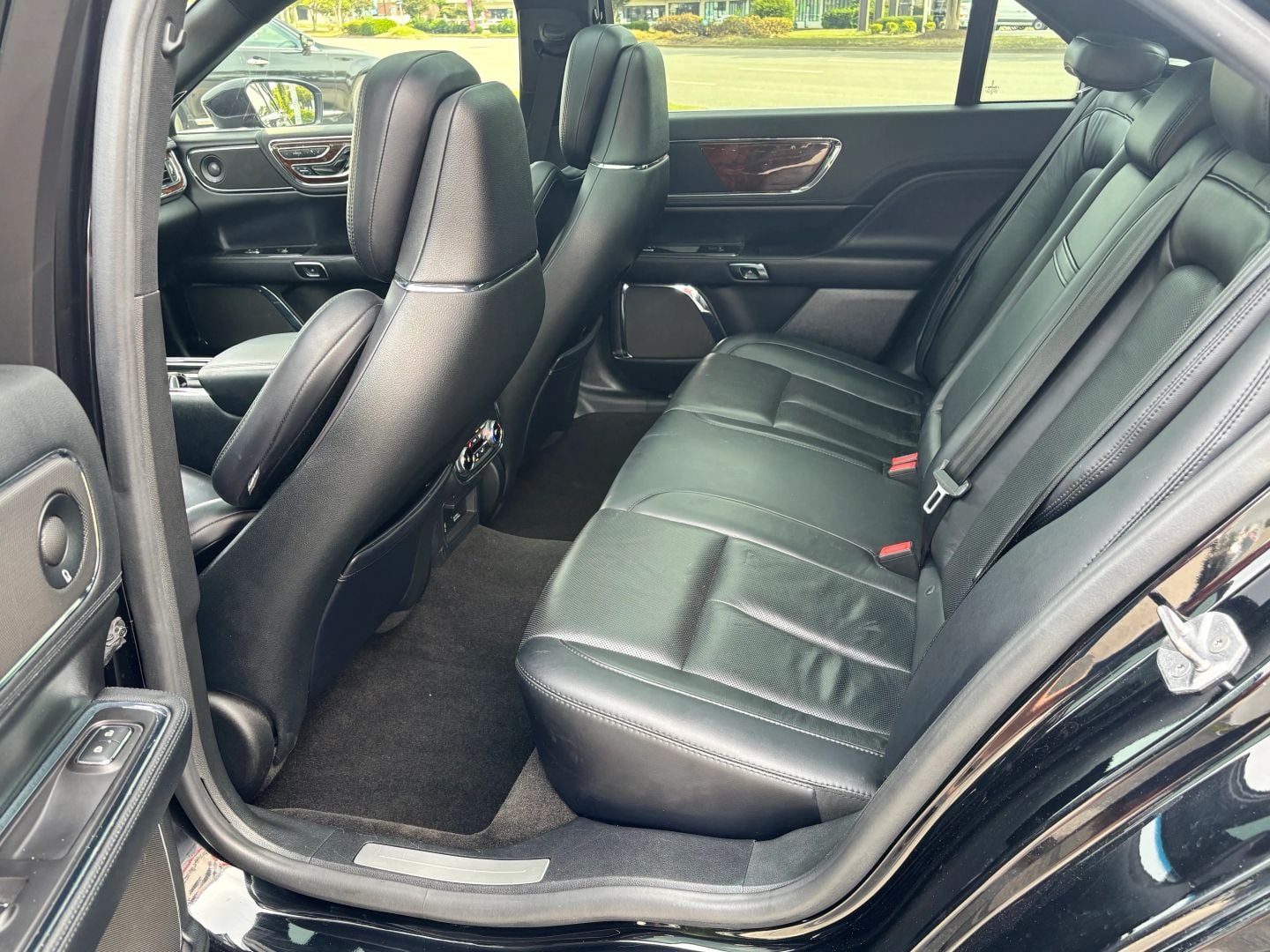Pre-Owned 2019 LINCOLN CONTINENTAL RESERVE SEDAN 4D - photo - 15