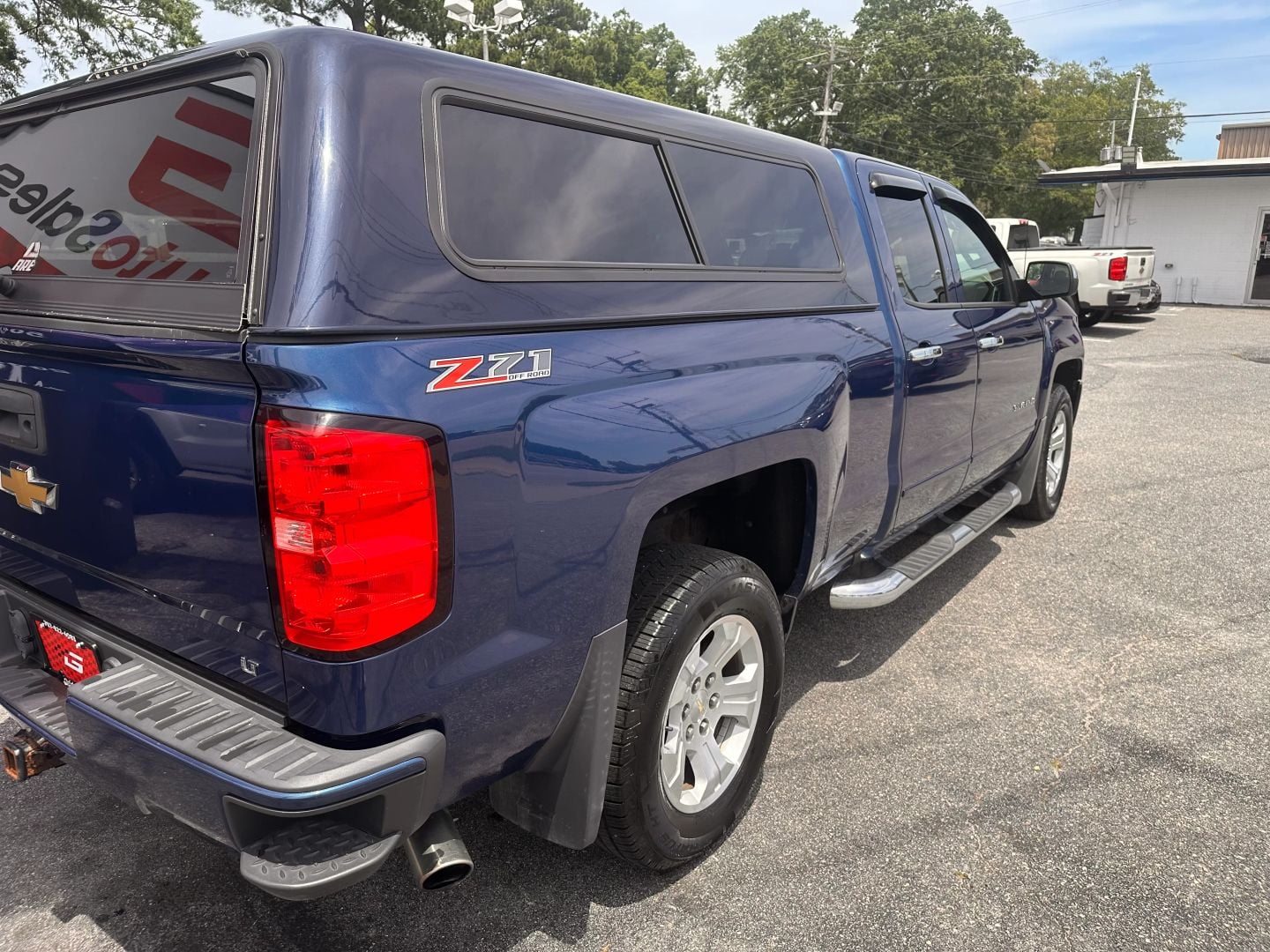 Pre-Owned 2017 CHEVROLET SILVERADO 1500 DOUBLE CAB Z71 LT PICKUP 4D 6 1/2 FT - photo - 2