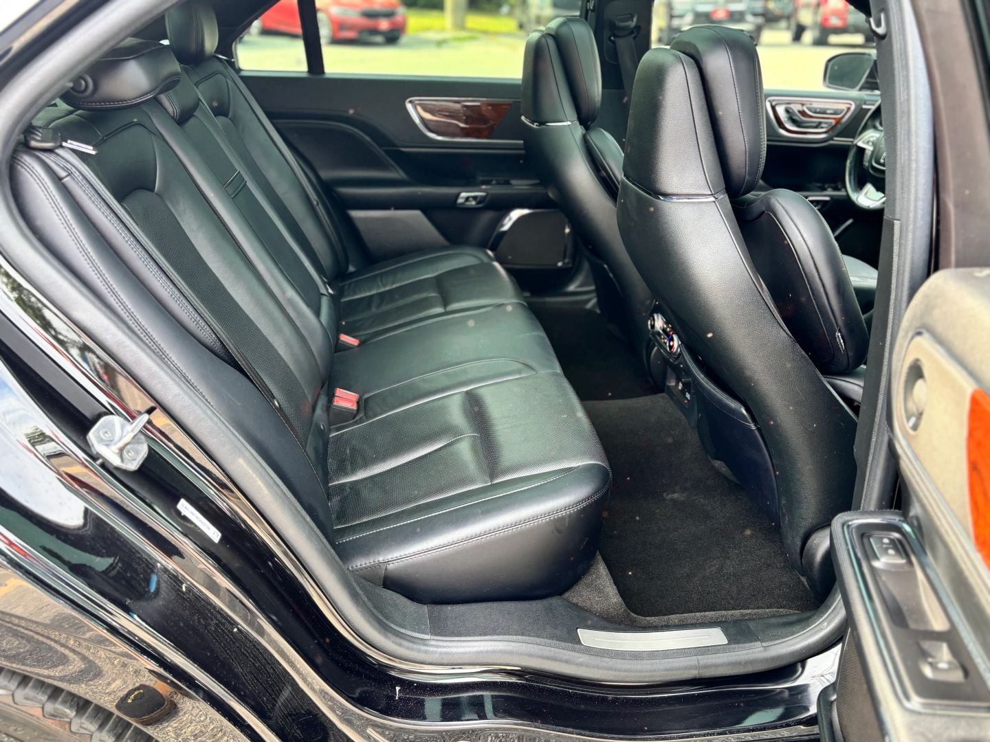Pre-Owned 2019 LINCOLN CONTINENTAL RESERVE SEDAN 4D - photo - 18