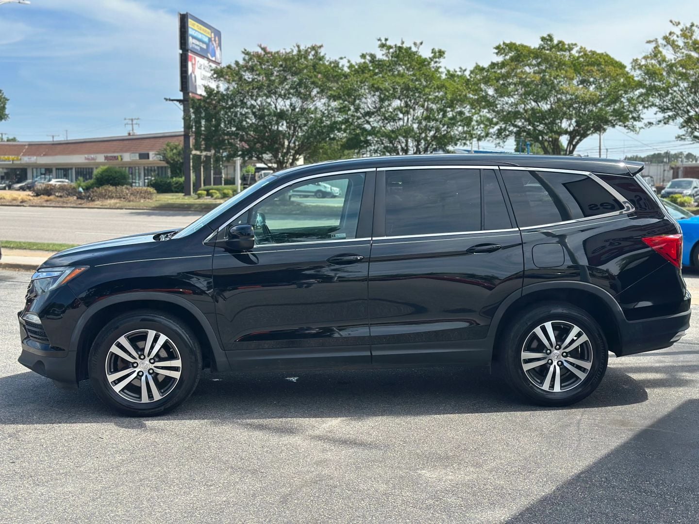 Pre-Owned 2018 HONDA PILOT EX-L SPORT UTILITY 4D - photo - 5