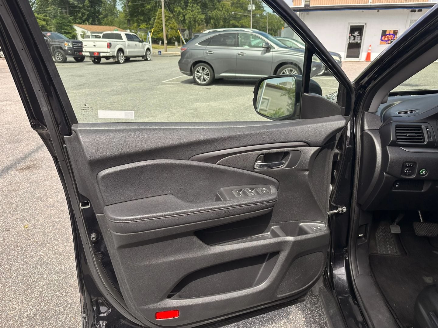 Pre-Owned 2018 HONDA PILOT EX-L SPORT UTILITY 4D - photo - 11