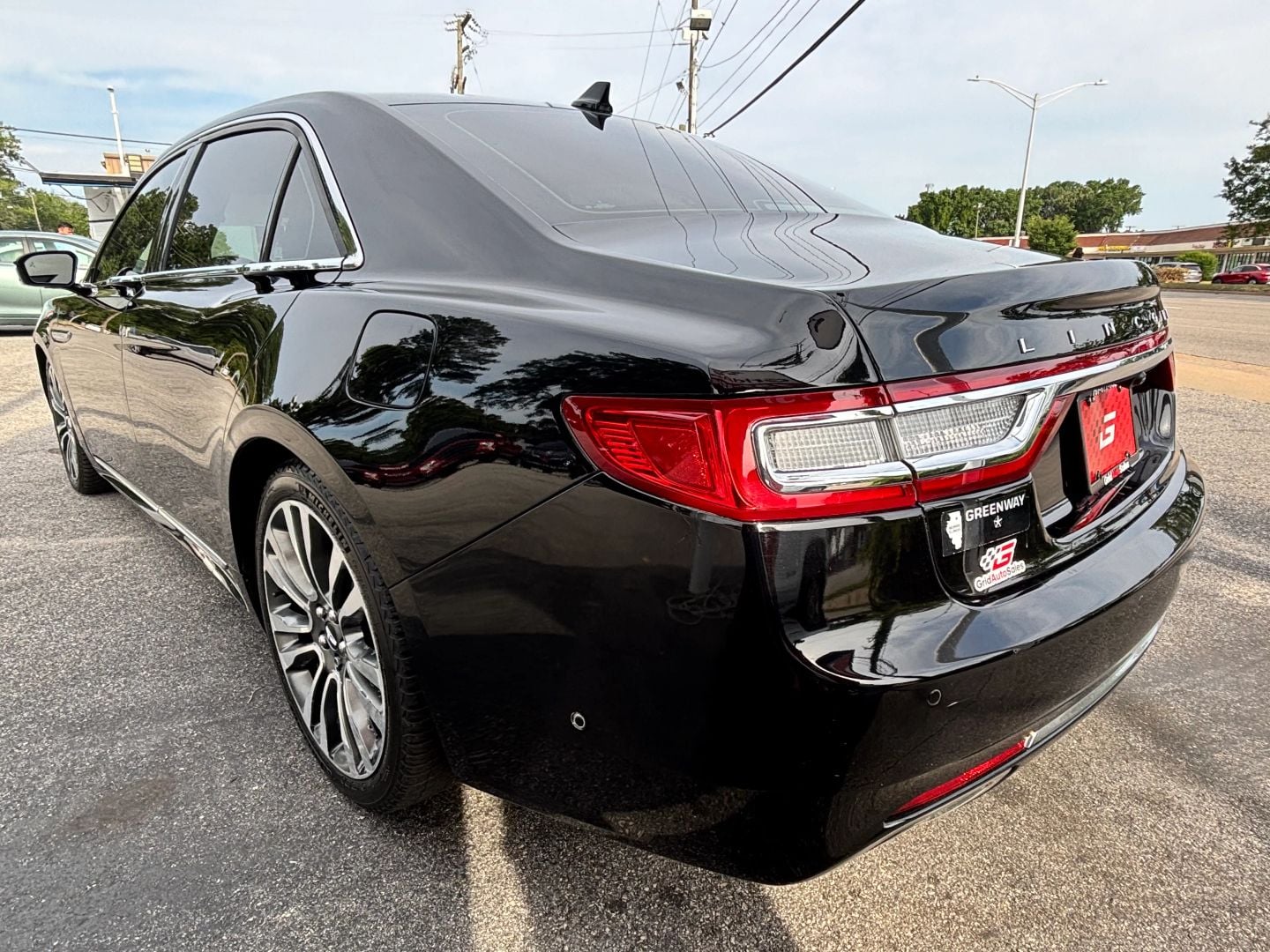 Pre-Owned 2019 LINCOLN CONTINENTAL RESERVE SEDAN 4D - photo - 4