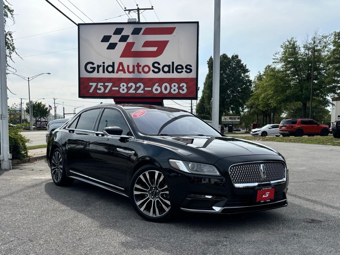Pre-Owned 2019 LINCOLN CONTINENTAL RESERVE SEDAN 4D - photo - 0