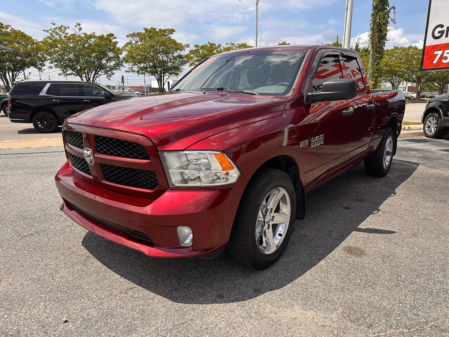 Pre-Owned 2017 RAM 1500 QUAD CAB EXPRESS PICKUP 4D 6 1/3 FT - photo - 7