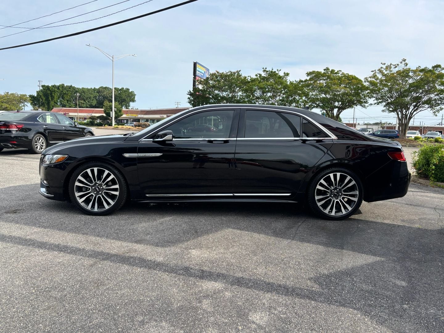 Pre-Owned 2019 LINCOLN CONTINENTAL RESERVE SEDAN 4D - photo - 5