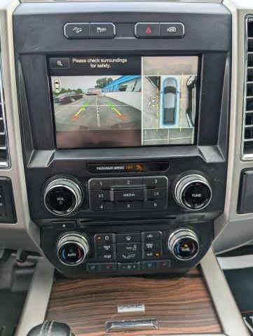 Pre-Owned 2015 Ford F150 SuperCrew Cab Lariat Pickup 4D 5 1/2 ft - photo - 4