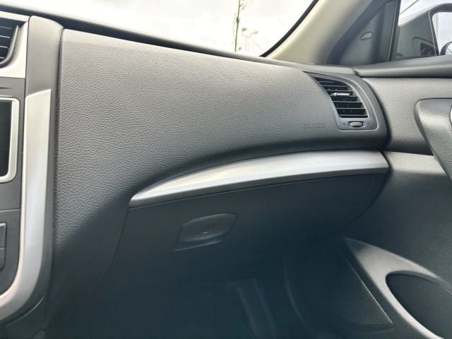 Pre-Owned 2017 Nissan Altima 2.5 SV Sedan 4D - photo - 23