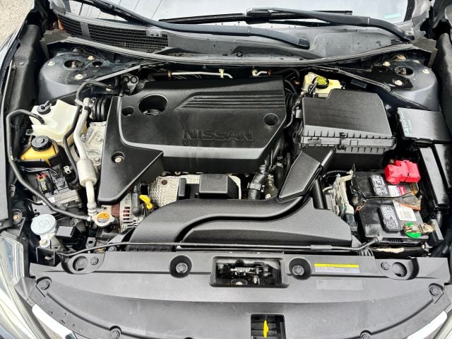 Pre-Owned 2017 Nissan Altima 2.5 SV Sedan 4D - photo - 8