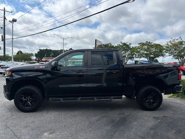 Pre-Owned 2020 Chevrolet Silverado 1500 Crew Cab Custom Trail Boss Pickup 4D 5 3/4 ft - photo - 7