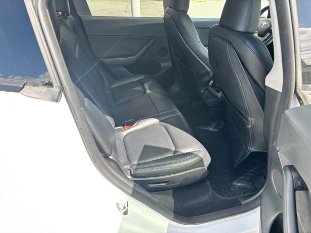 Pre-Owned 2023 Tesla Model Y Long Range Sport Utility 4D - photo - 16