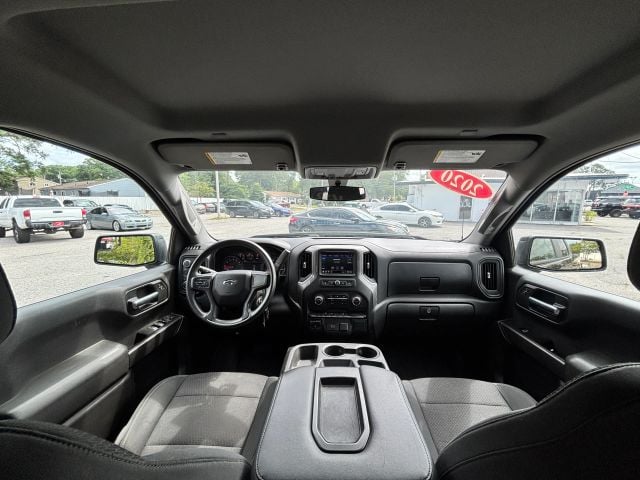 Pre-Owned 2020 Chevrolet Silverado 1500 Crew Cab Custom Trail Boss Pickup 4D 5 3/4 ft - photo - 18