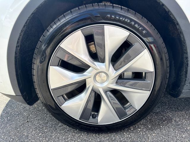 Pre-Owned 2023 Tesla Model Y Long Range Sport Utility 4D - photo - 10