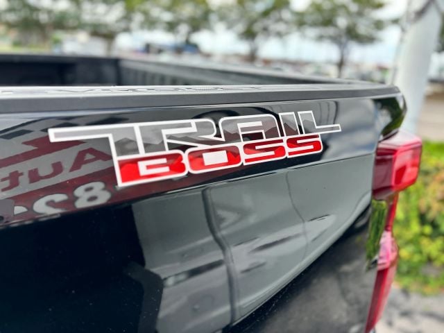 Pre-Owned 2020 Chevrolet Silverado 1500 Crew Cab Custom Trail Boss Pickup 4D 5 3/4 ft - photo - 11